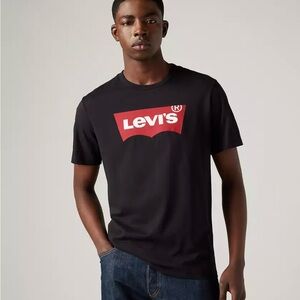 Levi’s Black 100% Cotton Tee w Red & White Logo – Size Large Like New